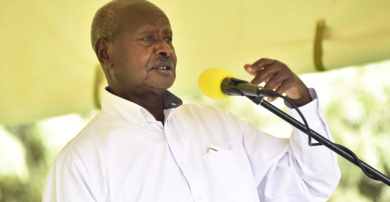 Museveni yongeye kwikoma abaryamana bahuje igitsina