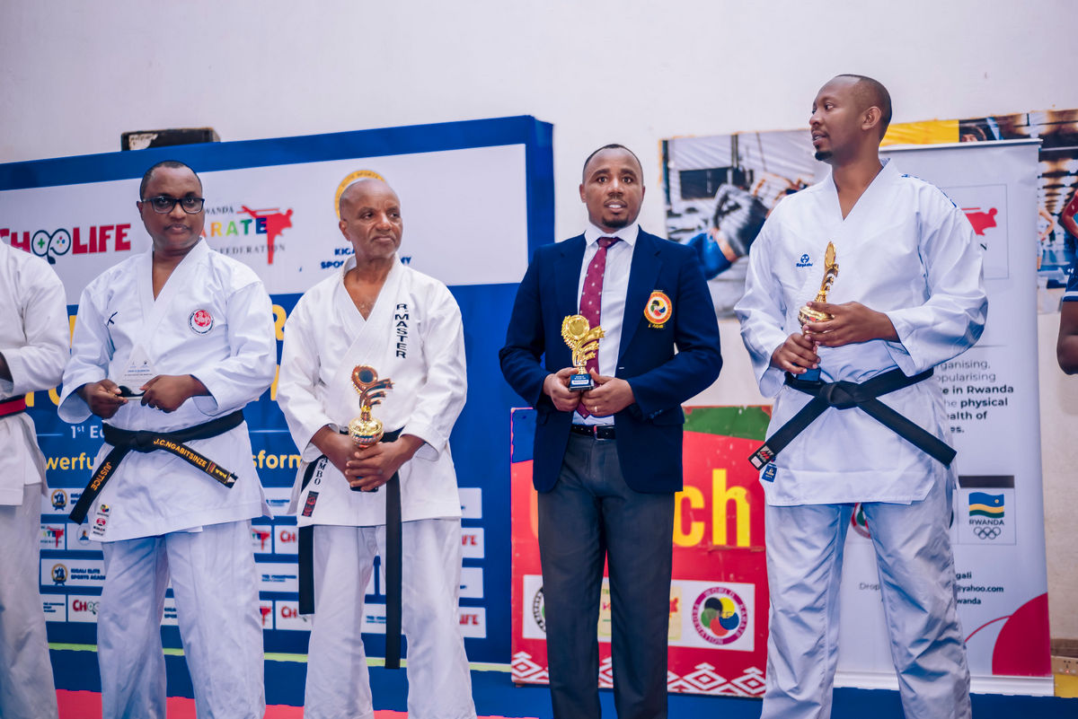 Minisitiri Ngabitsinze mu ndashyikirwa zashimiwe guteza imbere Karate (Amafoto)