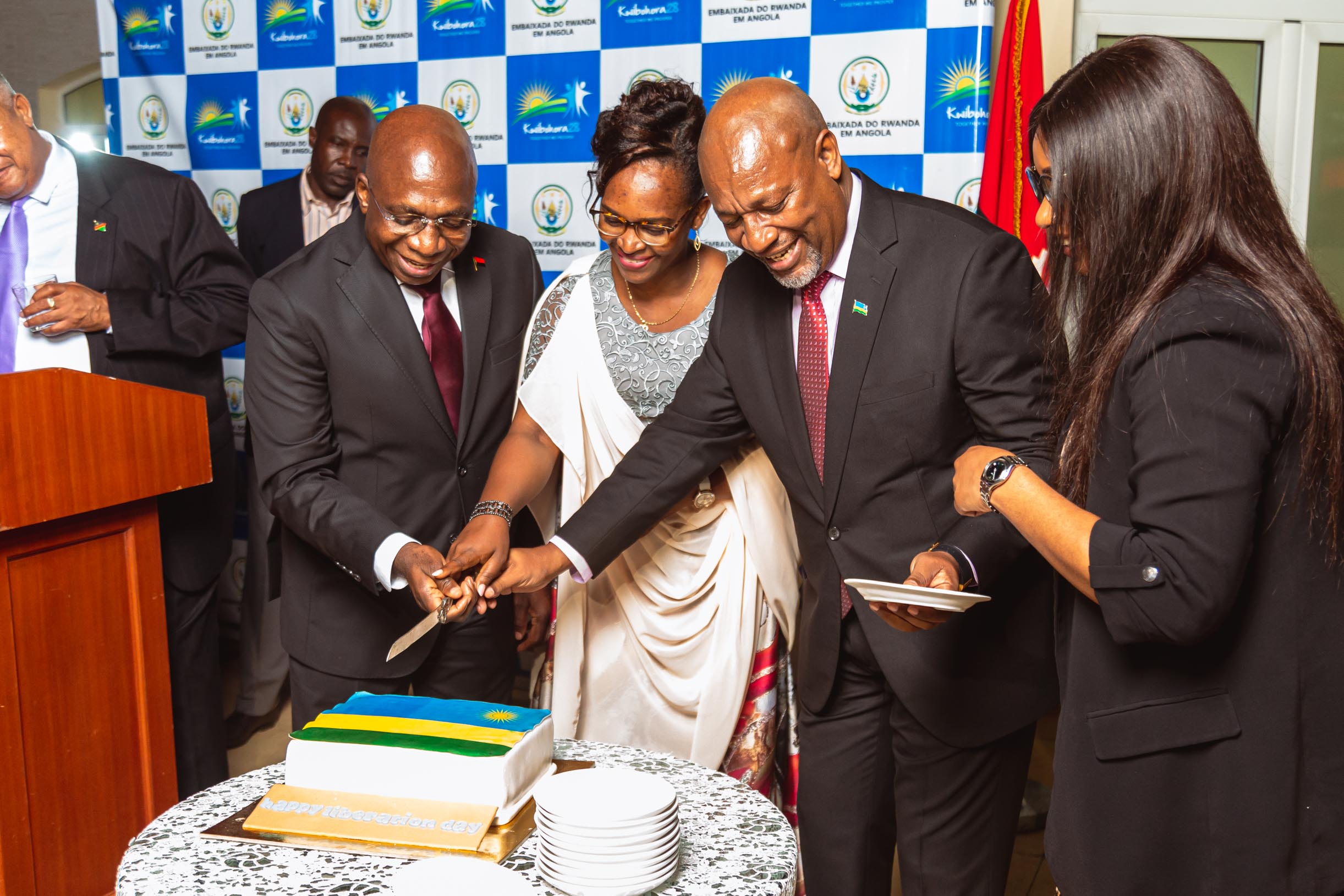 Abanyarwanda baba muri Angola bizihije imyaka 28 ishize igihugu cyabo cyibohoye