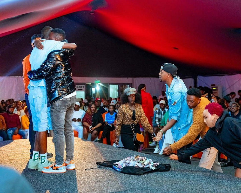 Titi Brown yaherewe amafaranga muri Gen-Z Comedy Show (Amafoto)