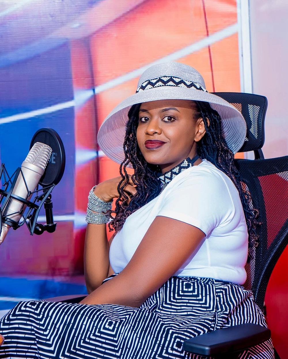 Iyo udashyigikiye umuziki Nyarwanda uba uri kuduhemukira kabiri- Tonzi