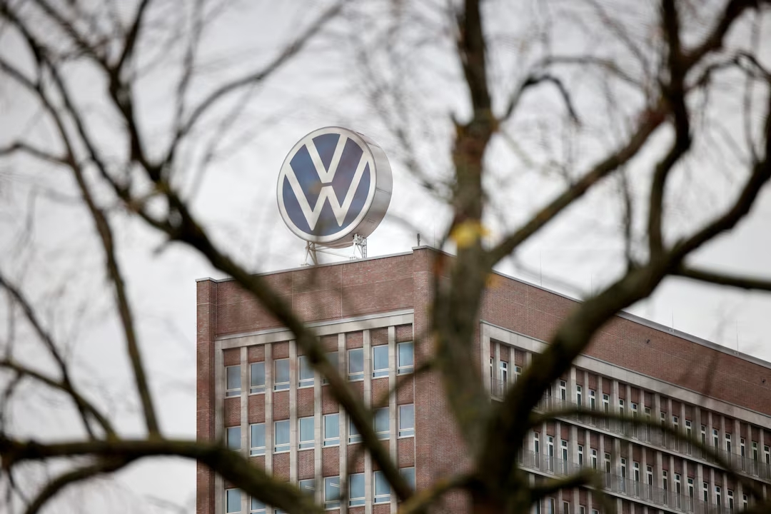 Volkswagen ishaka gufunga inganda enye no kwirukana abakozi 100.000