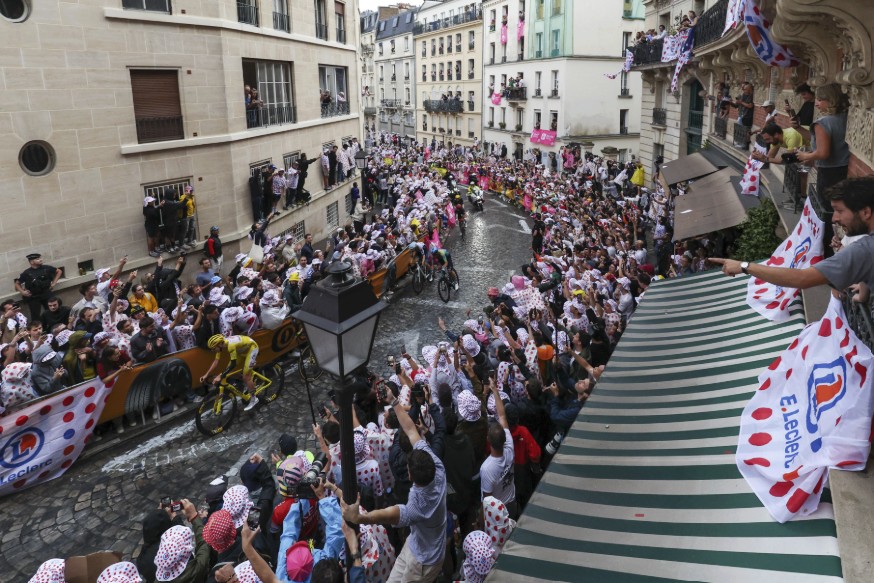 Agace ka nyuma ka Tour de France kagabanyijwe kubera inkongi