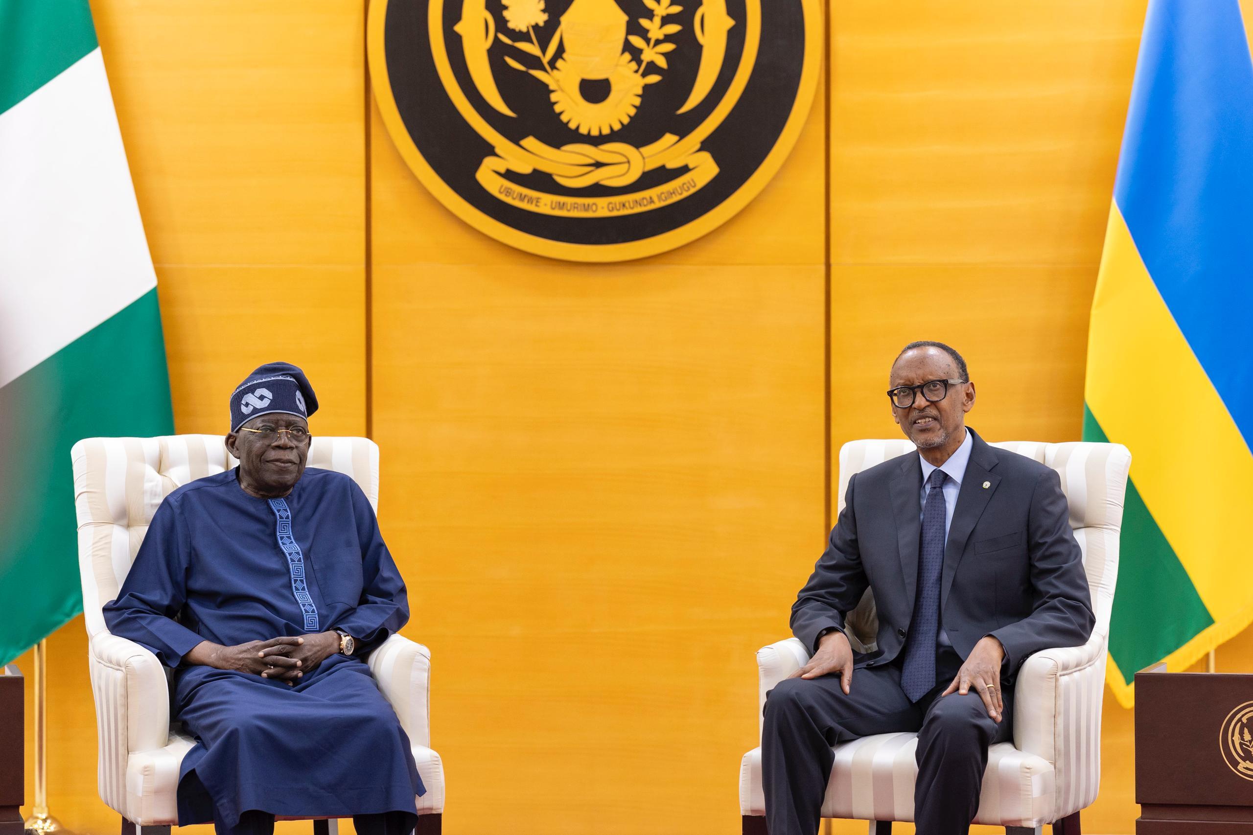 Perezida Kagame yaganiriye na Bola Tinubu wa Nigeria na Ghazouani