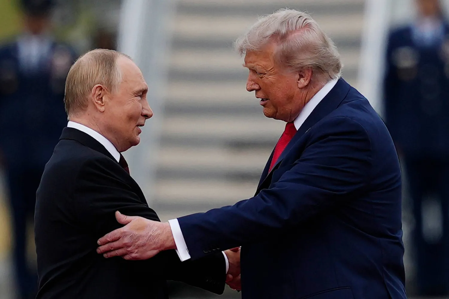 Trump yijeje Putin kumufasha gushaka umuti w’intambara ya Ukraine