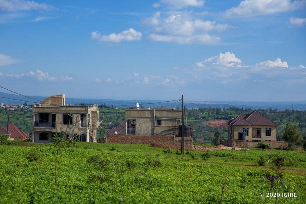 Abagura ubutaka mu Rwanda bibukijwe kubanza kumenya icyo bwateganyirijwe gukoreshwa