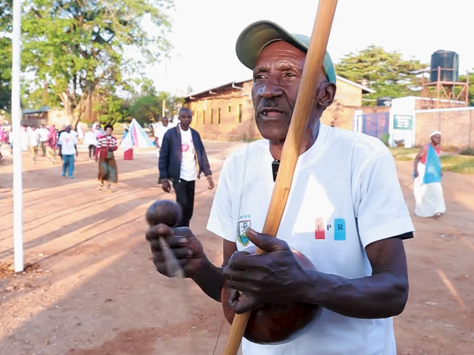 Umuhanzi Havugimana w’i Nyamasheke yavuze ko u Rwanda yifuje mu buto arubonye ashaje (Video)