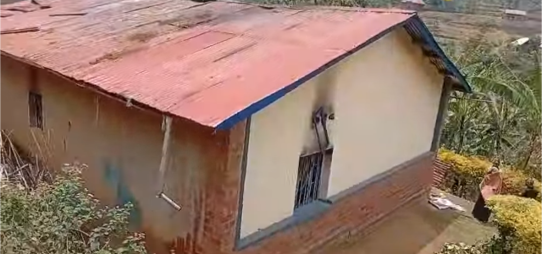 Karongi: Umusaza wari ufitanye amakimbirane n'umugore we yitwikiye mu nzu arapfa
