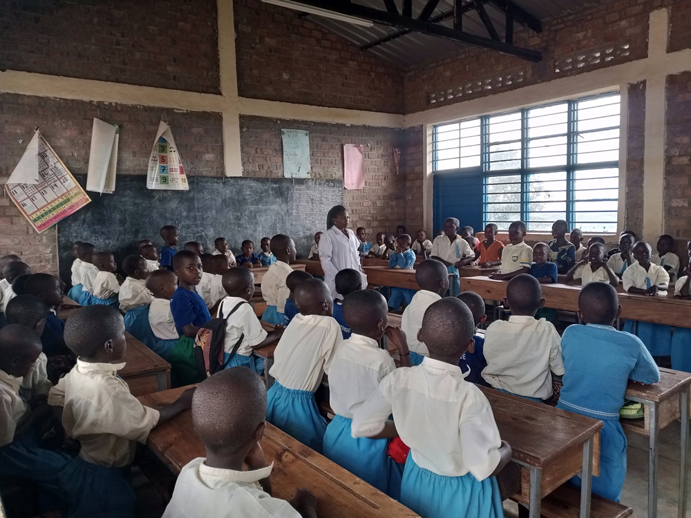 Umwarimu yigisha abarenga 150 ku munsi, ni ayahe maherezo y'ubucucike mu mashuri?