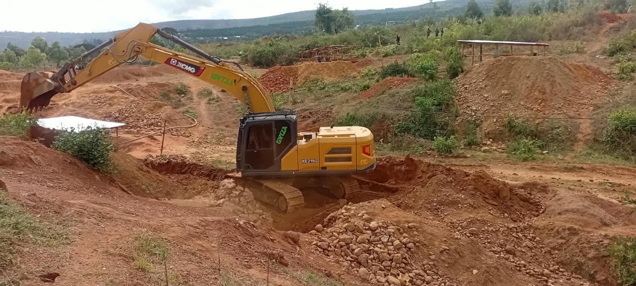 Abaturage batatu b'i Kayonza baheze mu kirombe