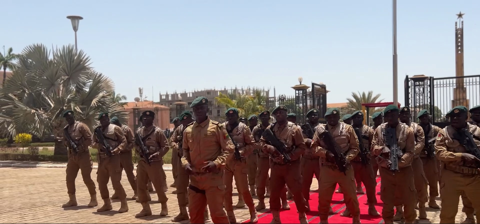 Abasirikare ba Guinée-Bissau batojwe na RDF, bashimiye Perezida Kagame ku bumenyi bungutse (Amafoto)