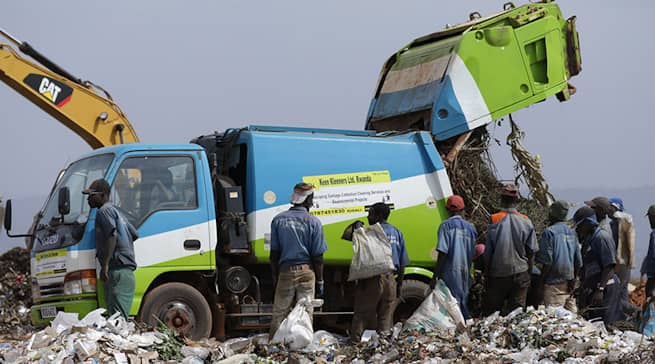 Umujyi wa Kigali waburiye ibigo bitwara imyanda bimaze iminsi binengwa n’abaturage