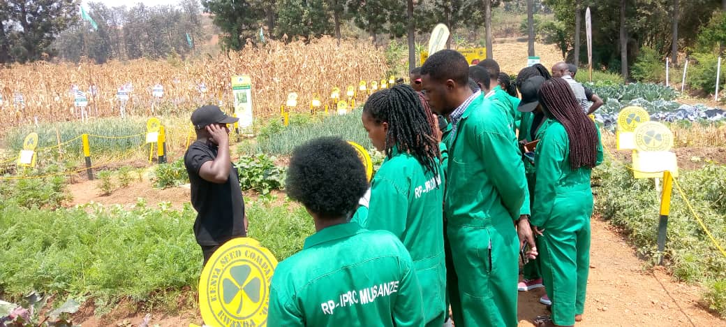 U Rwanda rwanyomoje amakuru avuga ko rubereyemo umwenda ikigo cyo muri Kenya gitubura imbuto