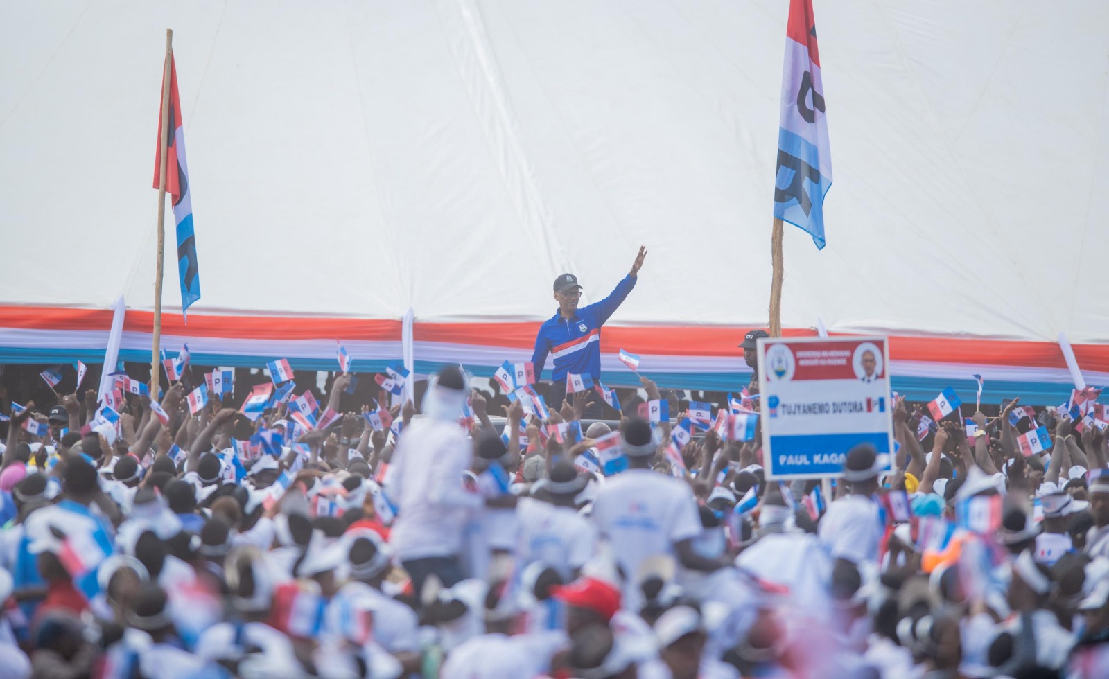 Kagame yijeje gukomeza guteza imbere u Rwanda abanzi bakaganya