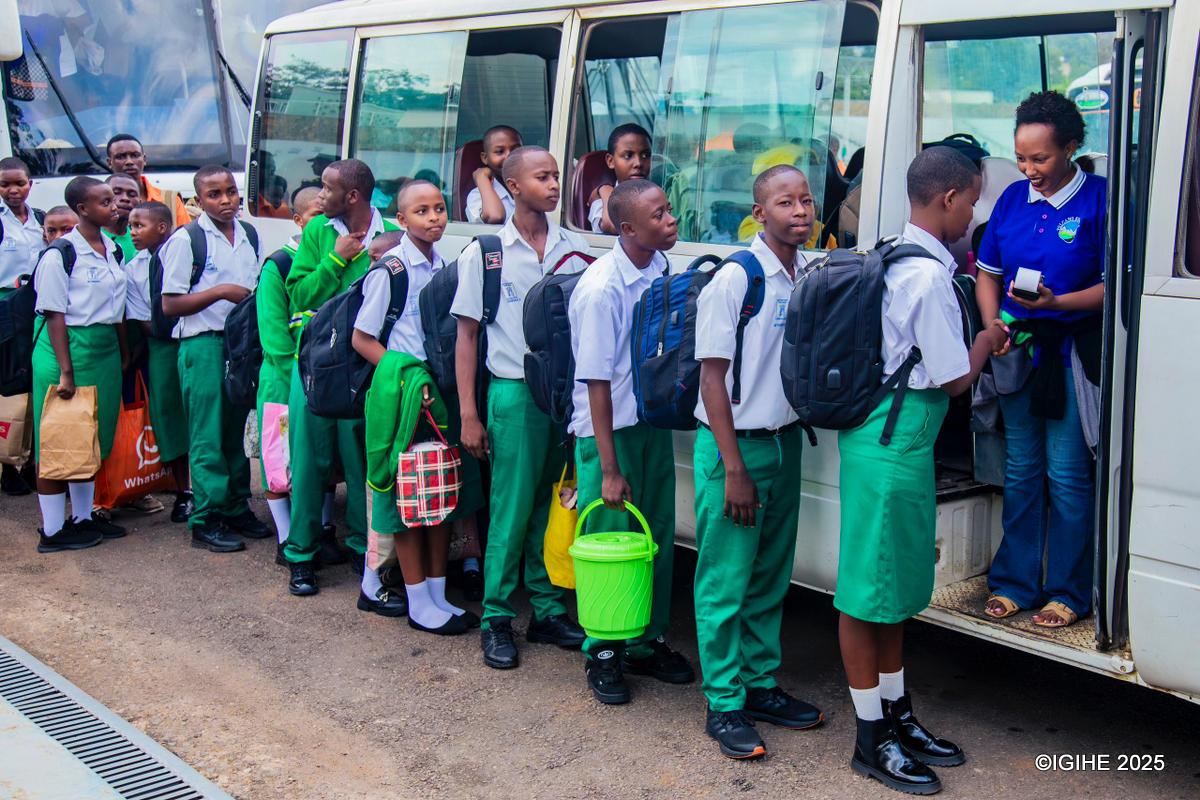 Gushaka urushishi ruhaka: Umunsi wa mbere muri ‘internat’