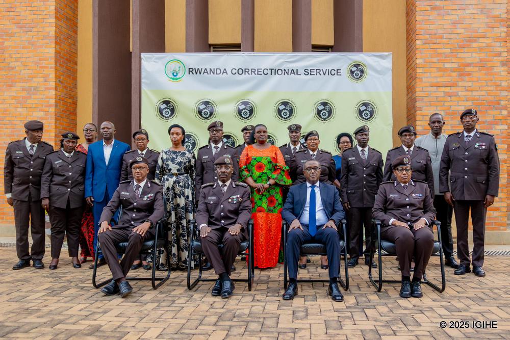 RCS yasezereye mu cyubahiro abakozi 88 bagiye mu kiruhuko cy’izabukuru (Amafoto)