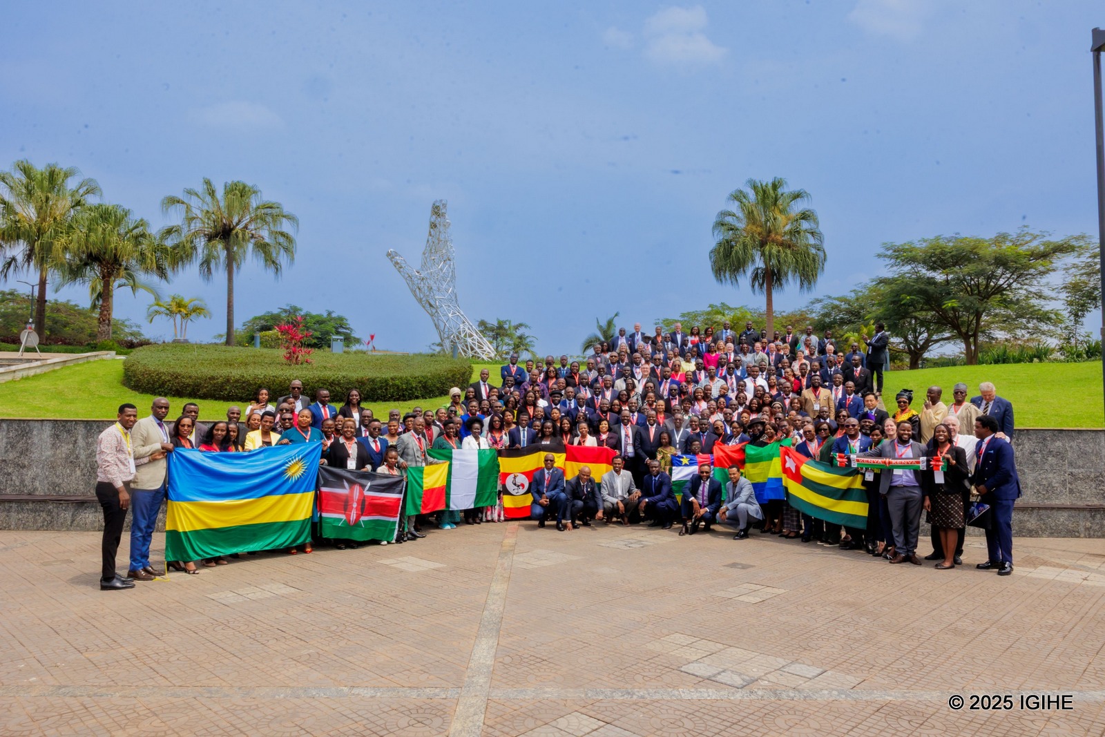 Abakora umwuga w’ubunyamategeko babihuza n’ubukristo basabwe kuba inyenyeri imurikira bagenzi babo