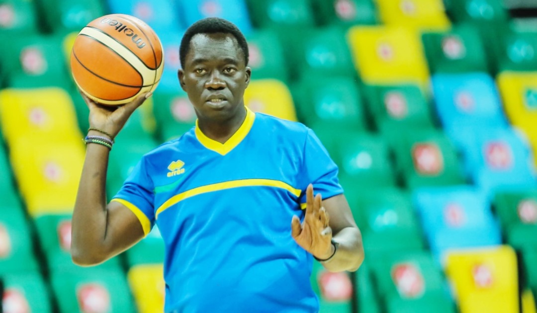 Umutoza Cheikh Sarr yatandukanye n’Ikipe y’Igihugu ya Basketball
