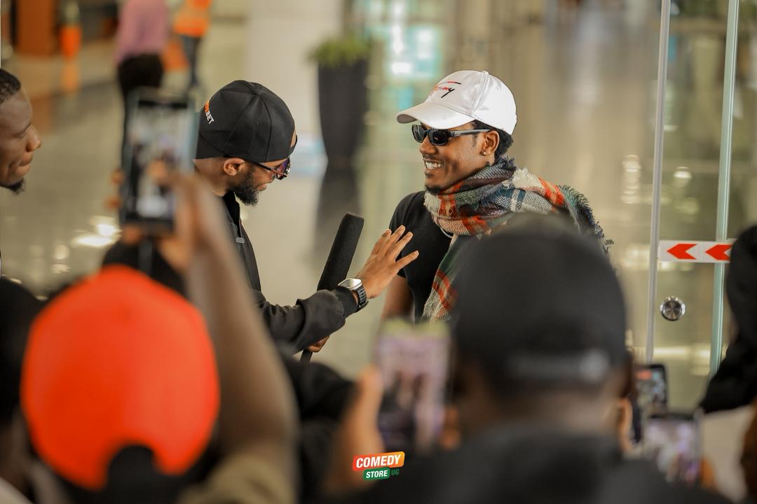Element EleéeH utegerejwe mu gitaramo ahuriramo na Sheebah yageze muri Uganda (Amafoto)