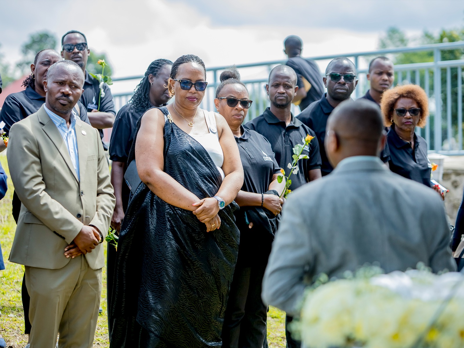 Abakozi ba Komisiyo y’Igihugu y’uburenganzira bwa muntu bibutse abishwe muri Jenoside