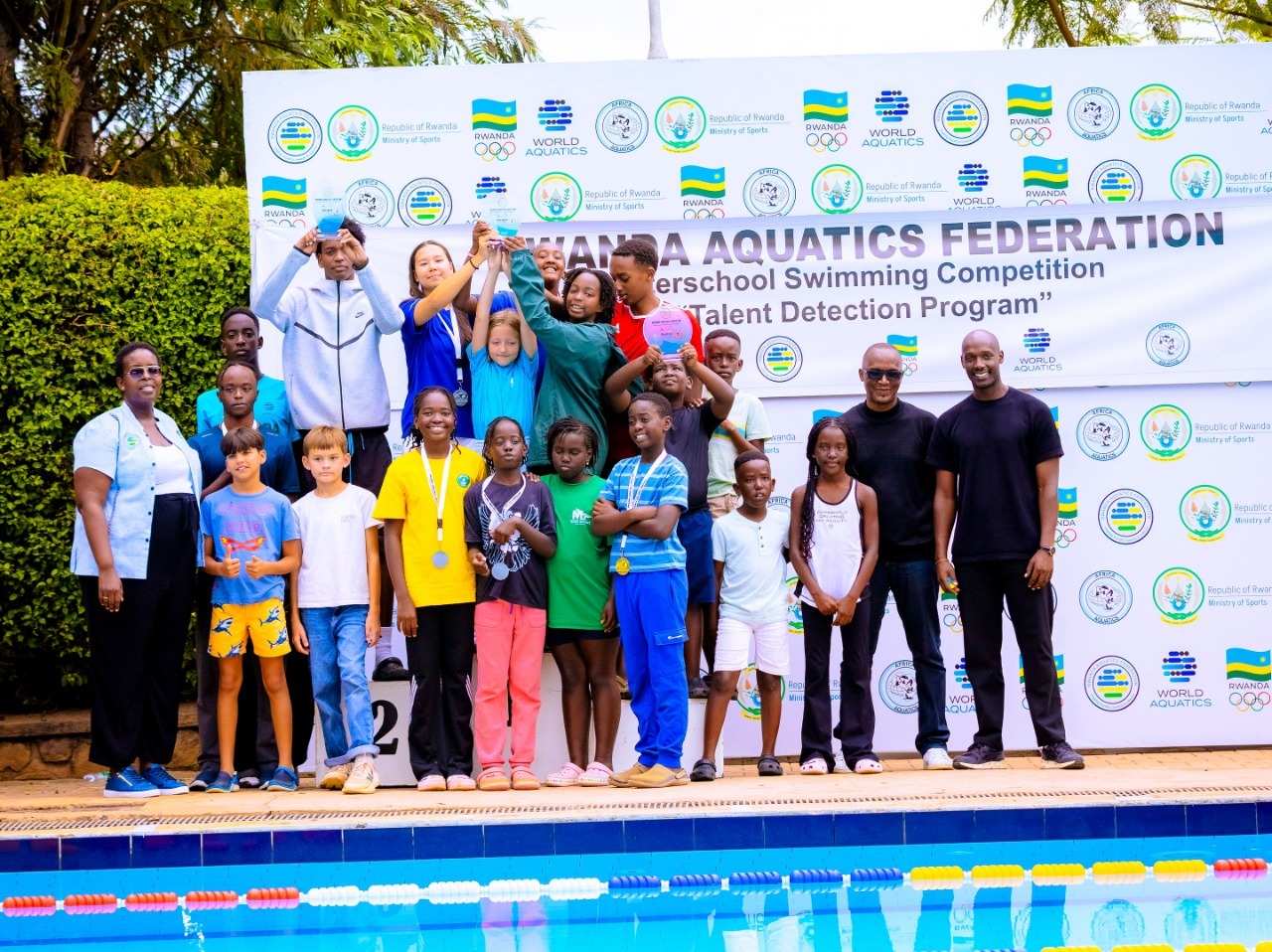 Green Hills Academy yahize andi mashuri yo mu Rwanda mu irushanwa ryo koga ryabaye bwa mbere