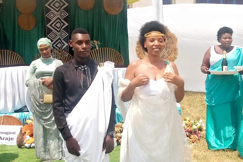 Rusizi: Abafite ubumuga bwo kutumva no kutavuga bakoze ubukwe bwatangaje benshi