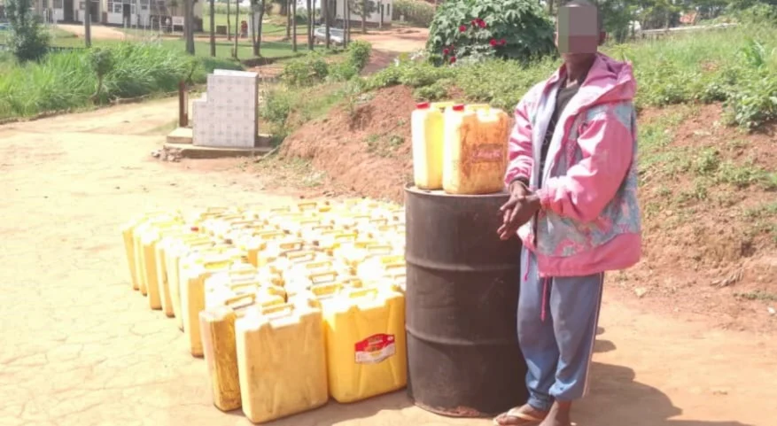Rulindo: Abantu icyenda bafatanywe kanyanga n’ibyo bayengamo