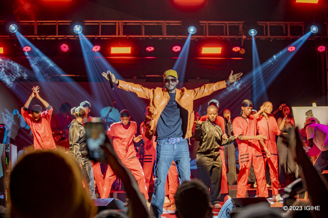 Udushya twaranze igitaramo Yago yamurikiyemo album ye ya mbere (Amafoto na Video)