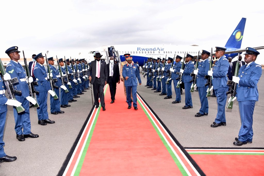 Ifoto y’Umunsi: Perezida Salva Kiir yasesekaye i Nairobi muri RwandAir
