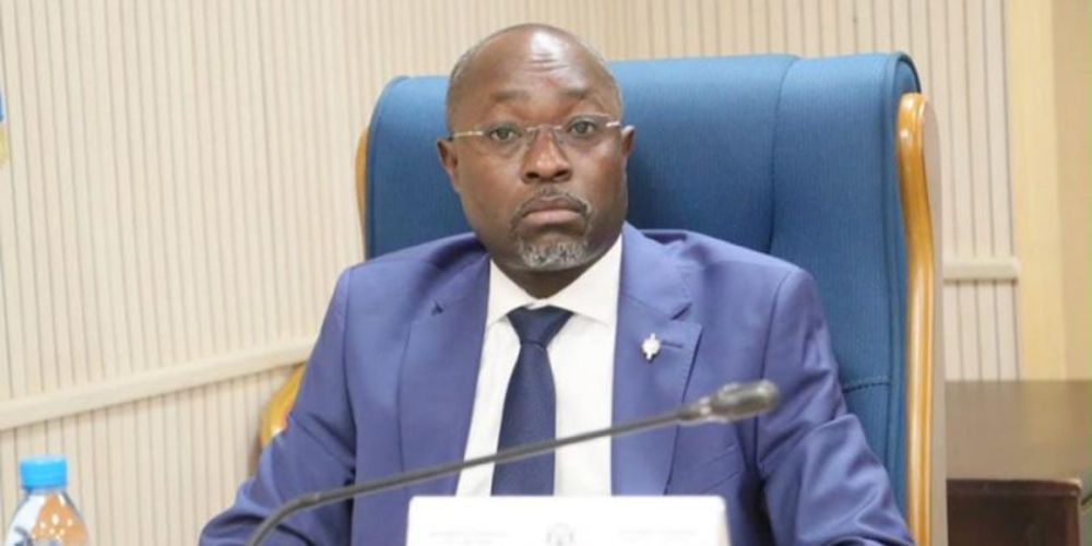 Umudepite wakubise umukozi wa RwandAir yafunzwe akigera muri Gabon