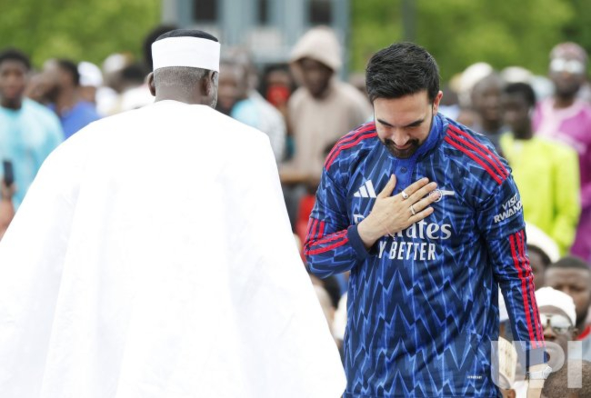 Meya wa New York yitabiriye Eid Al-Adha yambaye umwambaro wa Visit Rwanda
