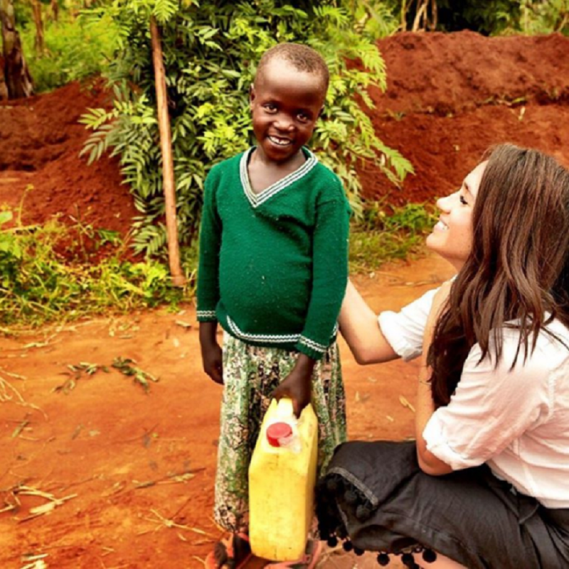 Meghan Markle yagiye ahura n'abana batandukanye