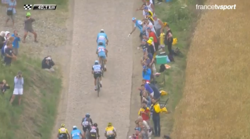 Ikipe ya Astana ya Vincenzo Nibali yagerageje kenshi gucomoka mu gikundi bikanga