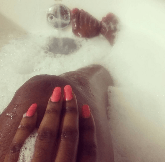 Imwe mu mafoto mashya ya Desire Luzinda ari gukwirakwizwa ku mbuga nkoranyambaga