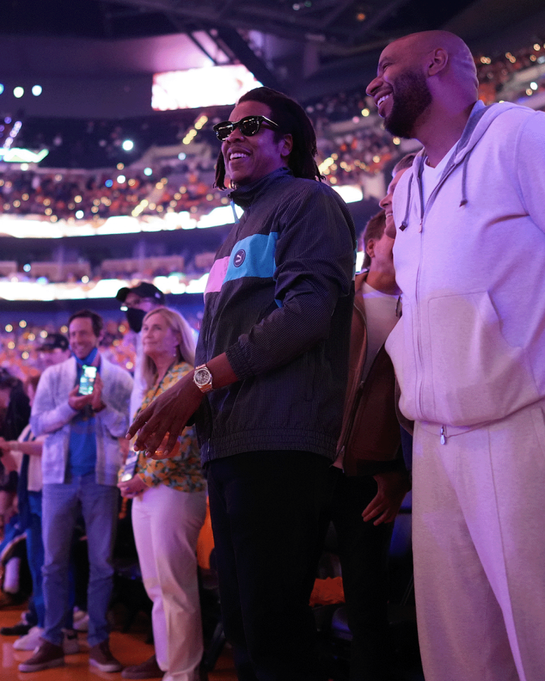 Umuraperi Jay-Z yari muri Chase Center akurikiye umukino wa mbere wahuje Boston Celtics na Golden State Warriors