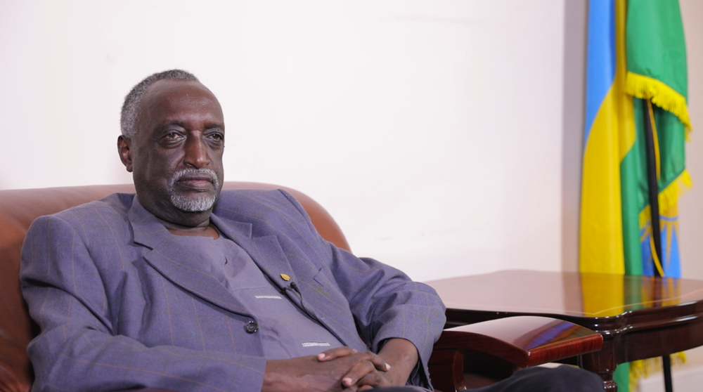 Tito Rutaremara yavuze ko Leta ya Habyarimana yemeye imishyikirano kuko yari iri ku gitutu