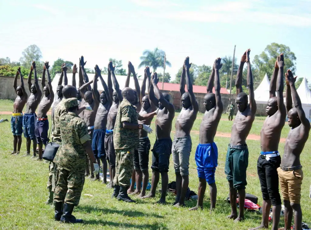Umwe mu bari mu igeragezwa rikorerwa abashaka kwinjira mu gisirikare yariguyemo