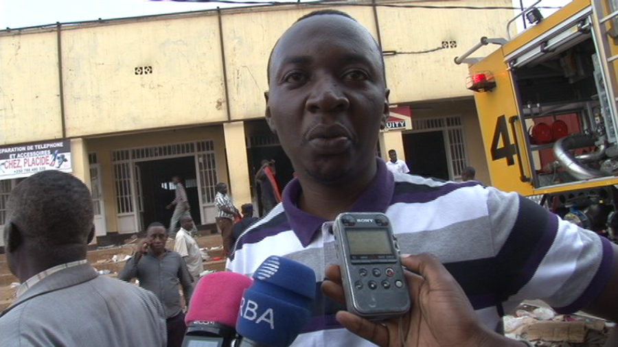 Ishimwe Lewis yatangaje ko babonye umwotsi uva mu bubiko bwa kimwe mu byumba byahiye