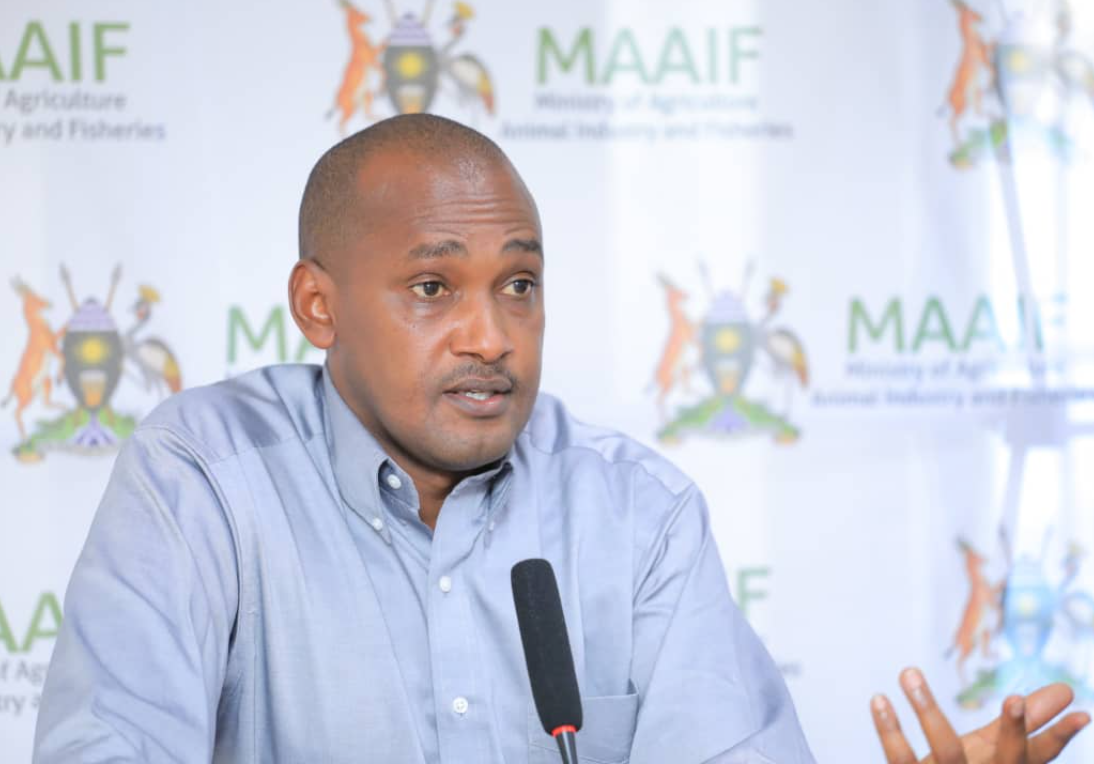Minisitiri Frank Tumwebaze, mbere yo gufata icyemezo cyo kugabanya ibilo