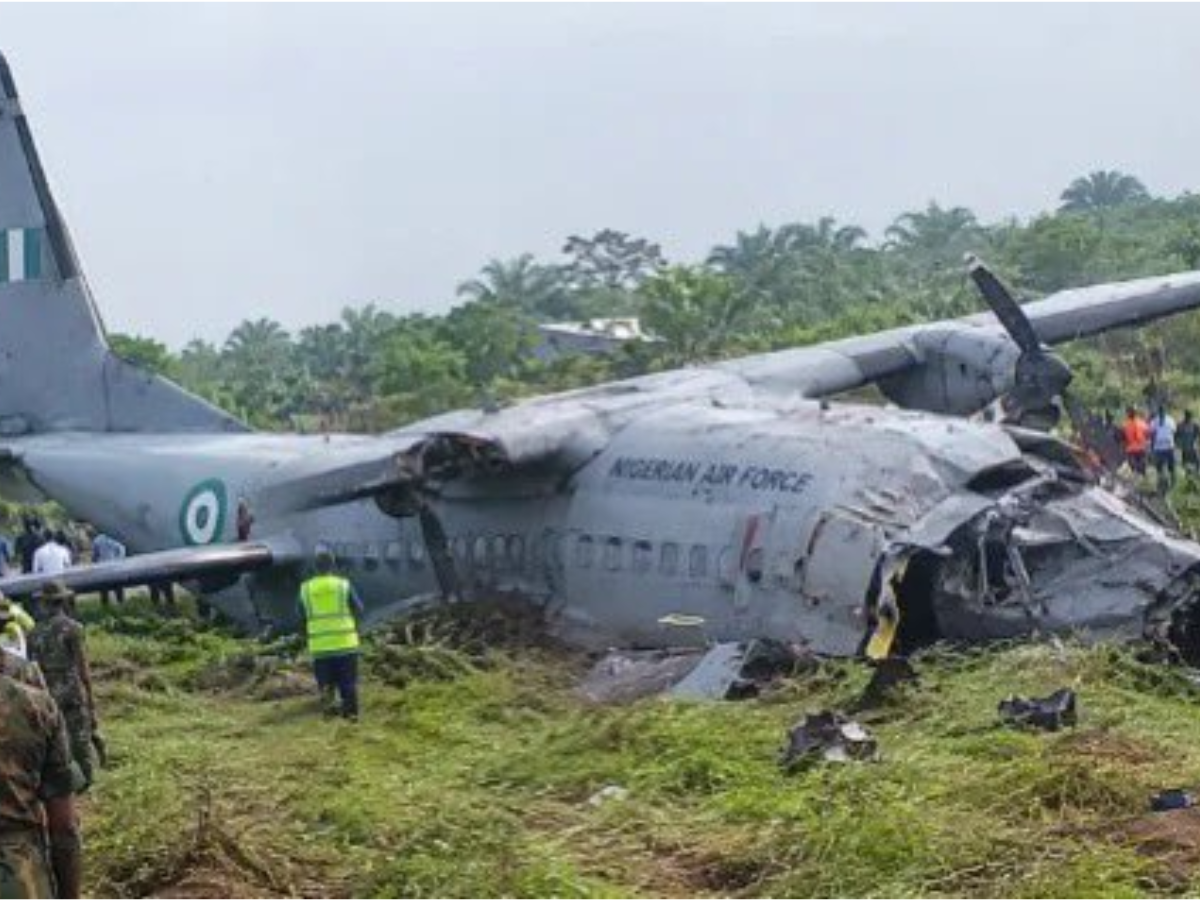 Indege y’ingabo za Nigeria zirwanira mu kirere yahanutse ihitana abantu bose bari bayirimo
