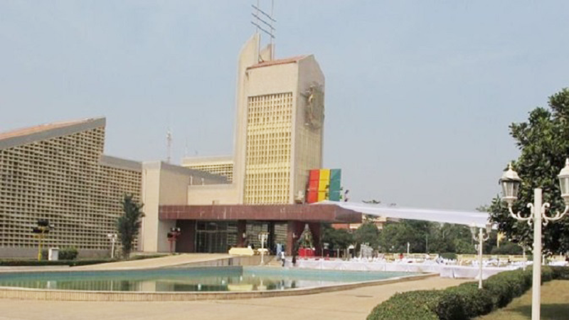Ingoro ya Sékoutoureya guhera mu gitondo cyo kuri iki Cyumweru humvikanye amasasu y'abashaka guhirika Perezida