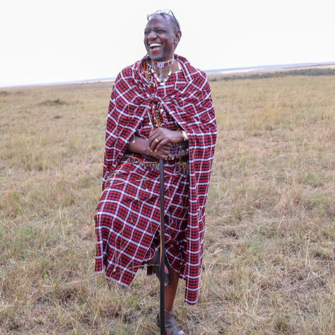 Perezida wa Kenya, William Ruto yatunguye benshi ubwo yagaragaraga mu mwambaro w’Aba-Maasai