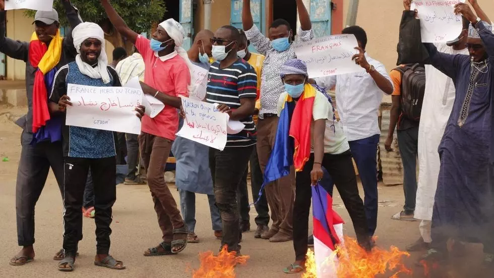 Abaturage batavuga rumwe n'ubutegetsi bigaragambije bamagana igisirikare kiyoboye igihugu