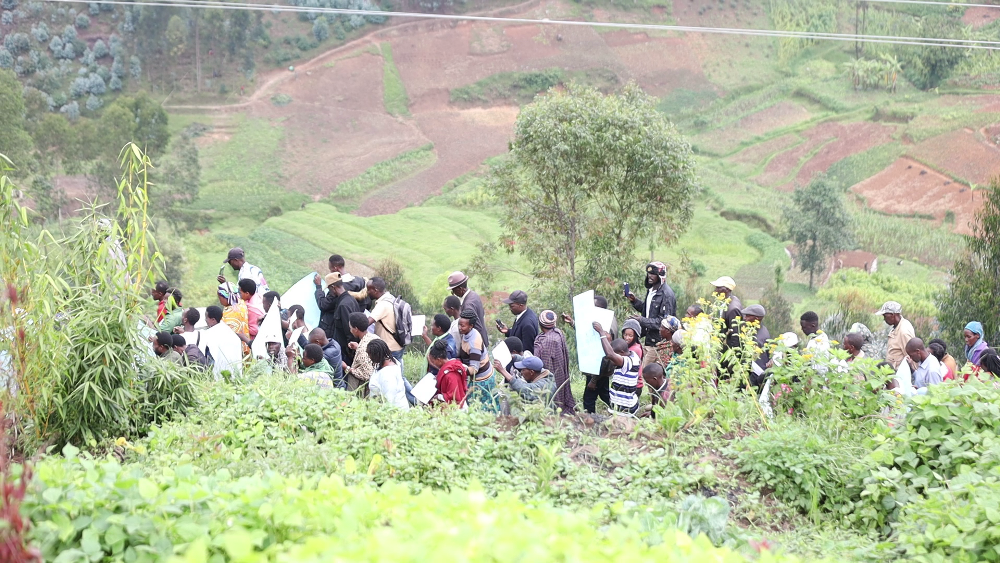 Abatuye mu nkambi ya Kigeme biganjemo abahungiye mu Rwanda guhera mu 2012 ubwo ubwicanyi bwibasiye Abatutsi muri RDC bwuburaga