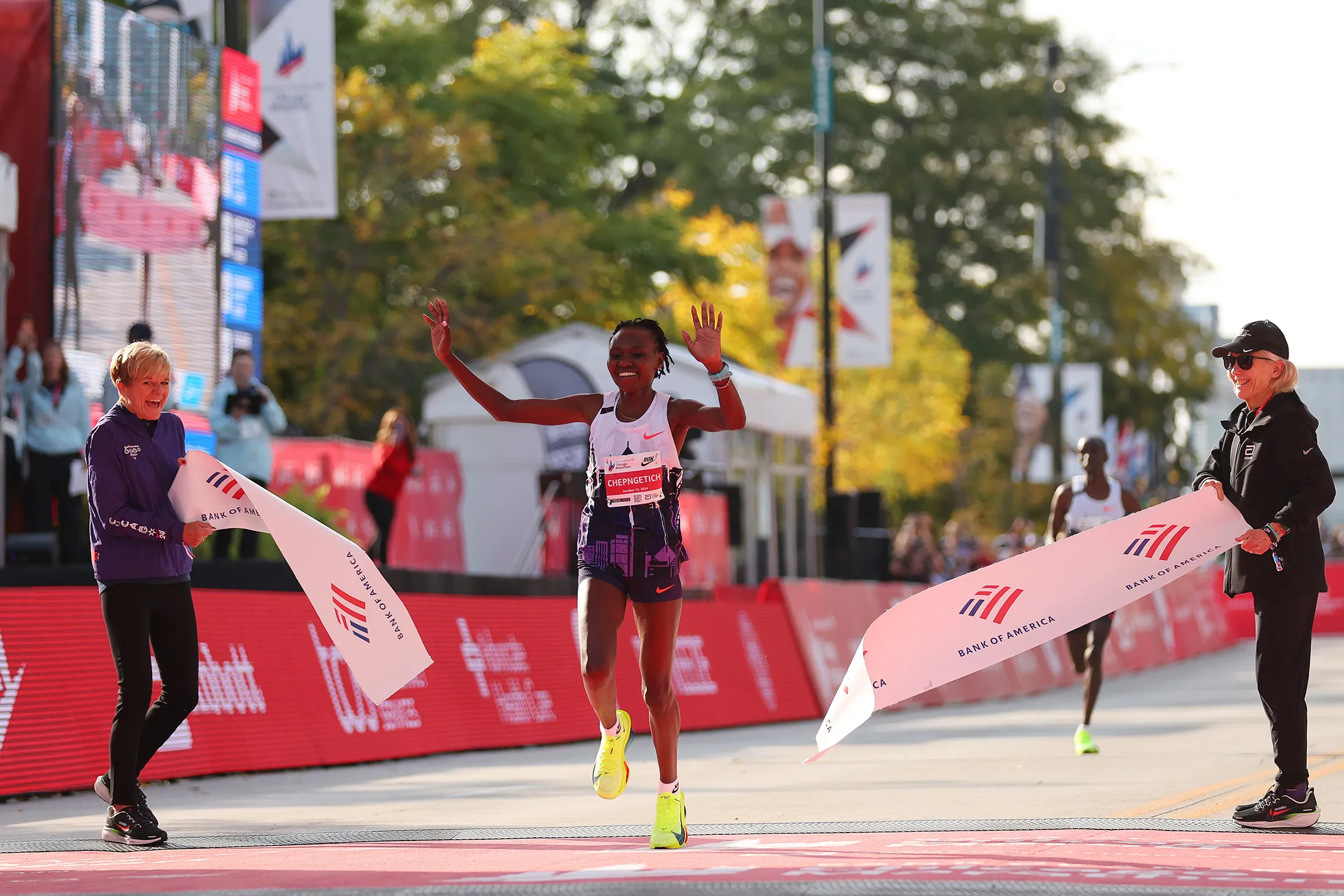 Umunya-Kenya Ruth Chepngetich yaciye agahigo ko ku rwego rw’Isi mu gusiganwa Marathon mu bagore