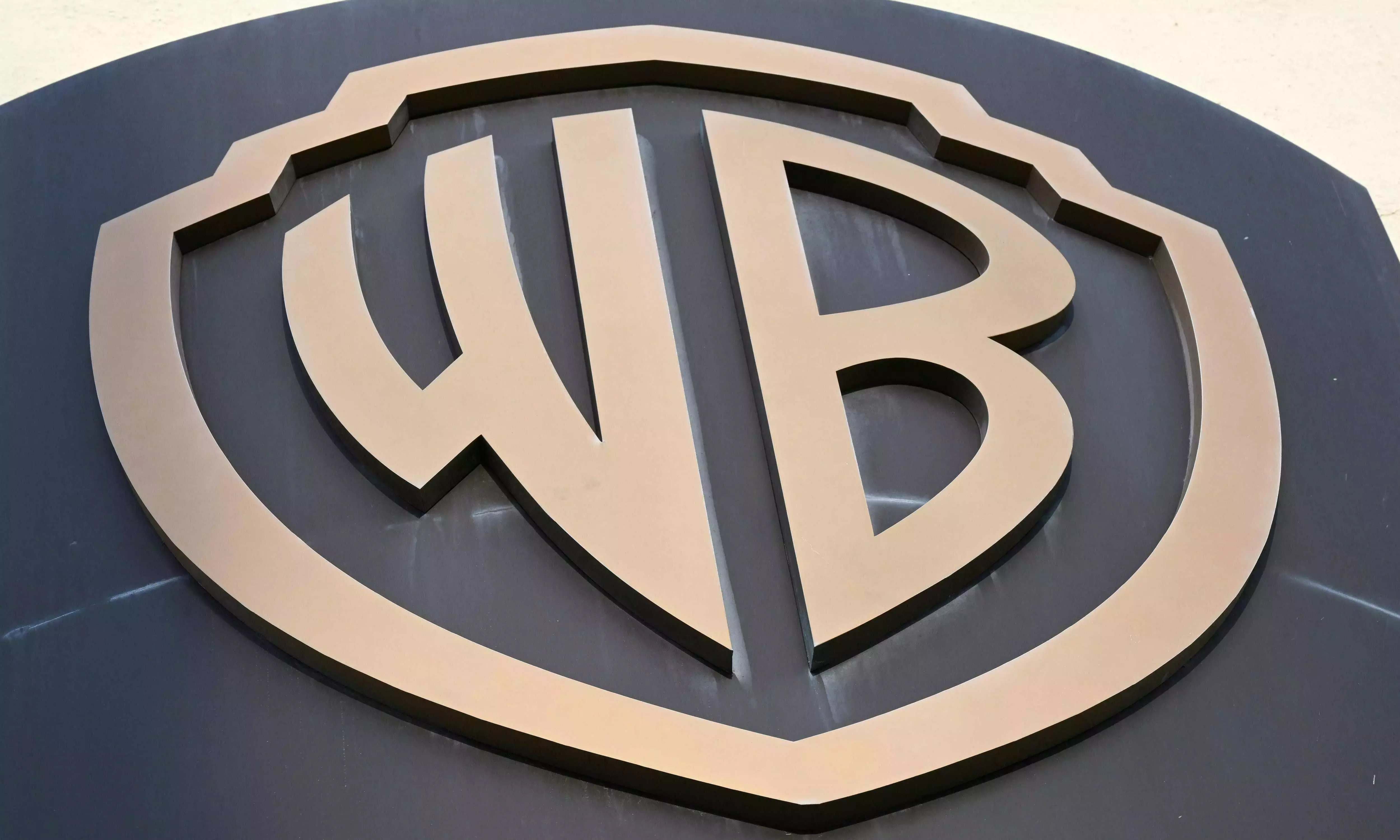 Warner Bros Discovery yatesheje agaciro amasezerano mashya yari yatanzwe na Paramount Skydance yo kuyigura