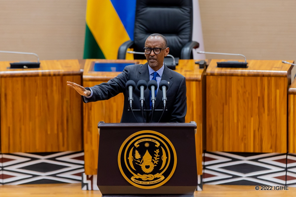 Perezida Kagame yakomoje ku ndimi ebyiri za Congo iyo bigeze ku mutwe wa M23