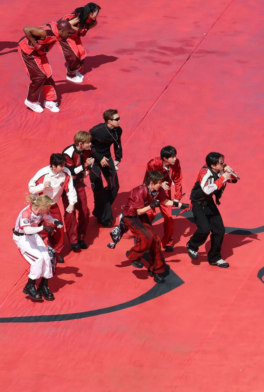 Itsinda rya BTS ryo muri Koreya y'Epfo na ryo ryongeye gutaramira abantu nyuma y'imyaka itatu