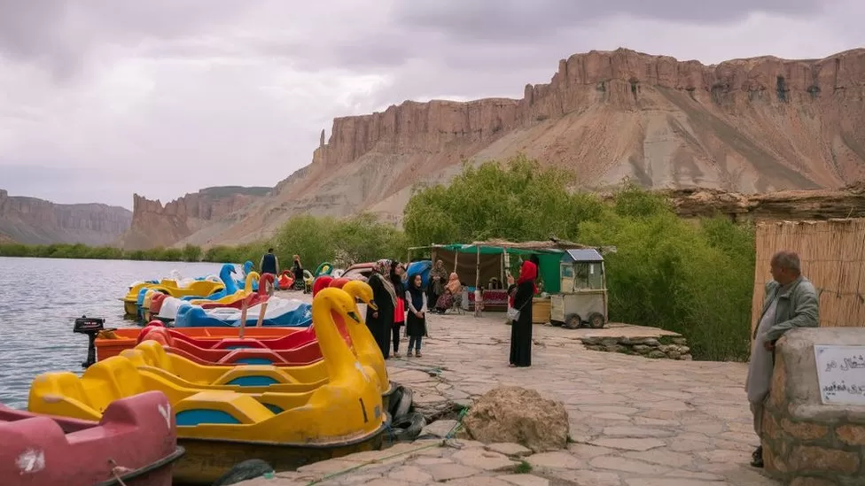 Abagore muri Afghanistan babujijwe gusura pariki