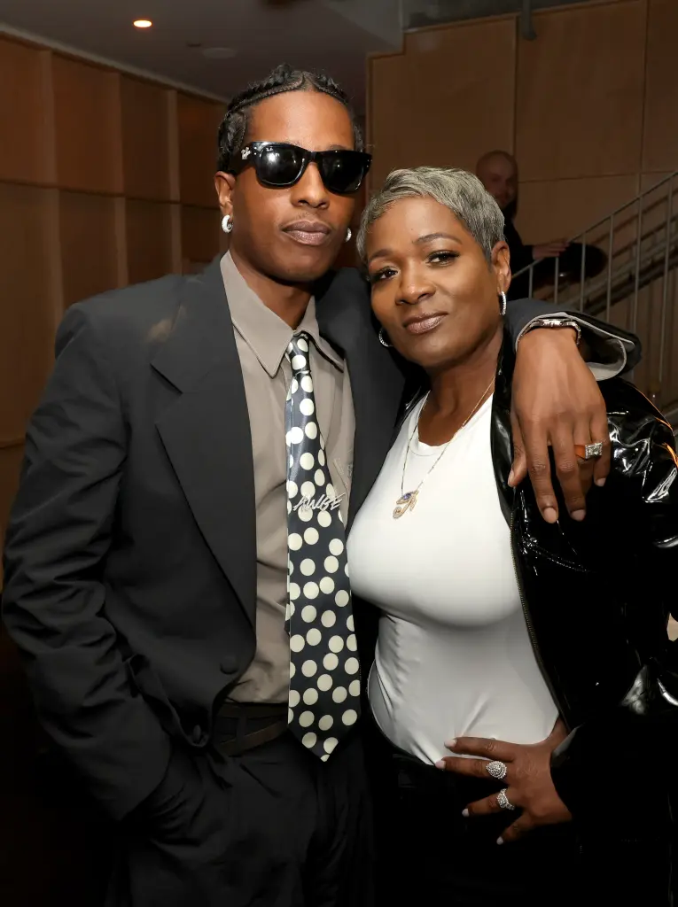 A$AP Rocky yahishuye ko nyina ari mu bamuhatiye gukundana na Rihanna